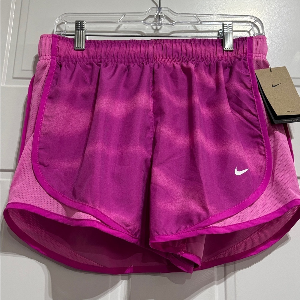 Nike Running Mid Rise 3” length,panty lined,elastic drawstring waist,mesh panels
